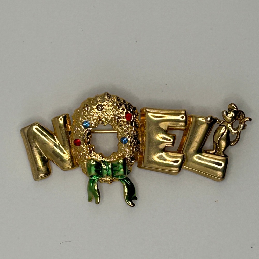 Vintage JJ Jonette Jewelry Noel Christmas Wreath Mouse Gold Tone Enamel Brooch